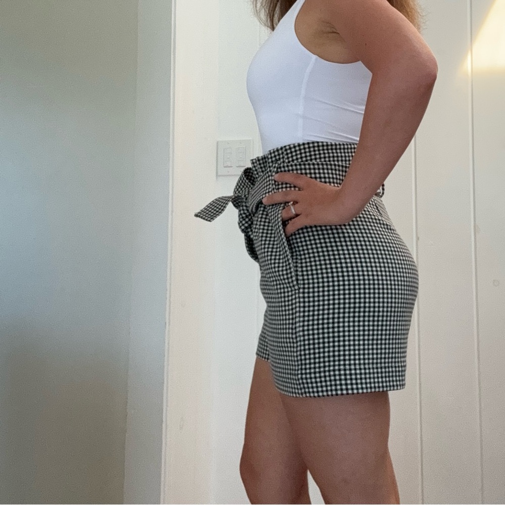 Wilfred’s Aritzia paper bag shorts
